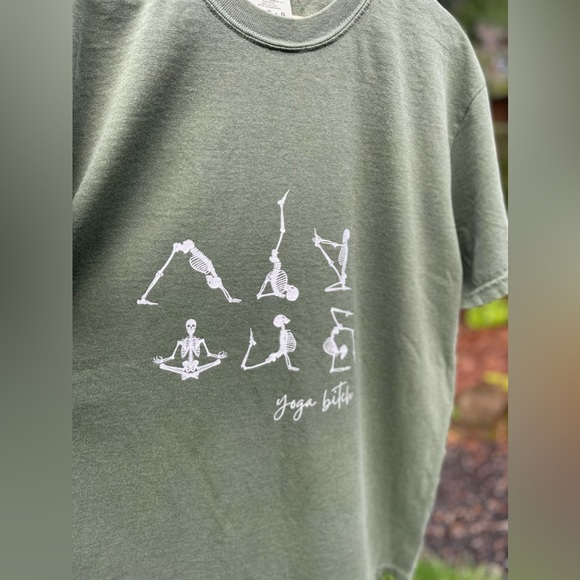 Grateful Dead Yoga Bitch Skeleton Yoga Oversized Shortsleeve Tee NWT - Picture 4 of 8